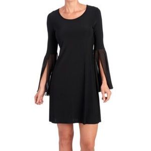 MSK Women Solid Bell Sleeve Scoop Neck Dress